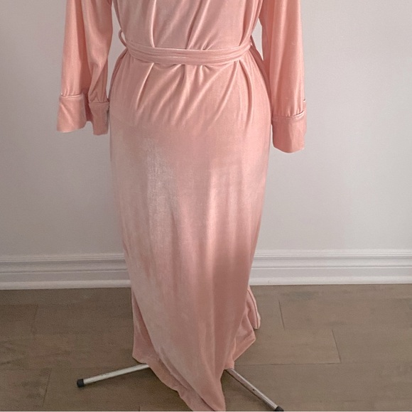 💖LA LINGERIE💖-Beautiful Rose pink robe In medium . Full length. Like new ! - Picture 13 of 16